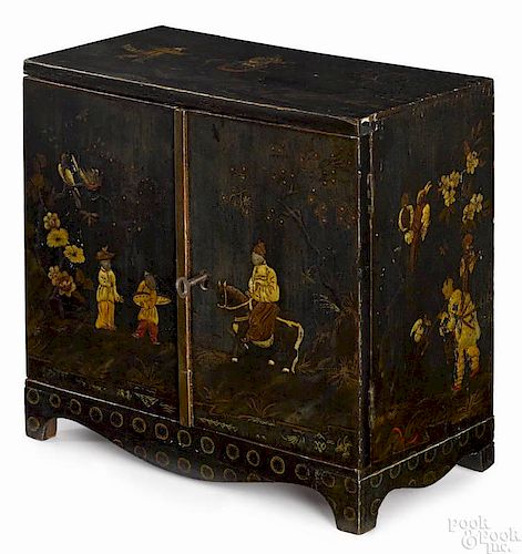 English Japanned dresser box, late 18th c., 10 1/2'' h., 11 1/4'' w.