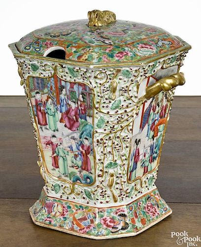 Chinese export octagonal-form porcelain famille rose jar and cover, 19th c., 10'' h.