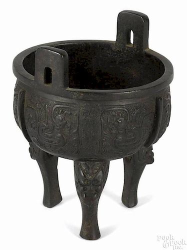 Chinese archaistic bronze censer, 5 3/4'' h.