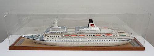 CRUISE SHIP MODEL "ROYAL VIKING"