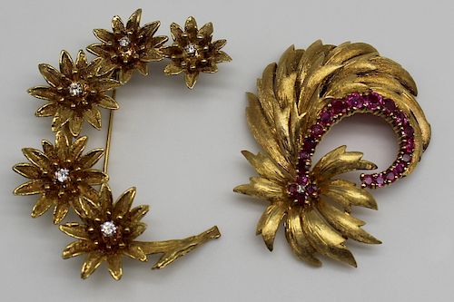 JEWELRY. 18kt and 14kt Gold Brooch Grouping.