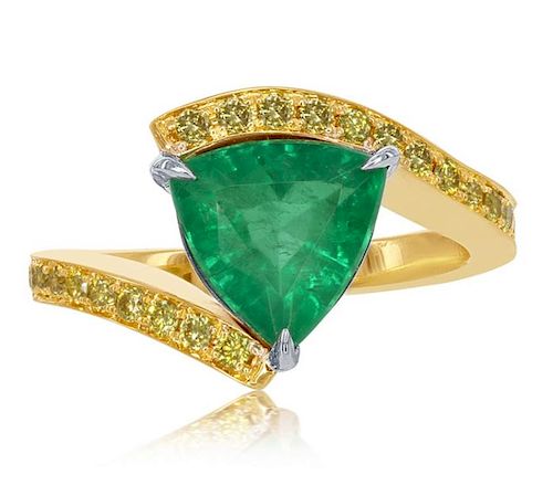 18k Gold 1.89ct Emerald Yellow Diamond RIng
