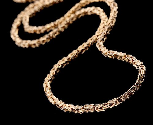 A CONTEMPORARY 14K GOLD BYZANTINE CHAIN NECKLACE