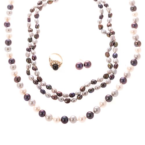 A Collection of Freshwater Pearl Jewelry in Gold