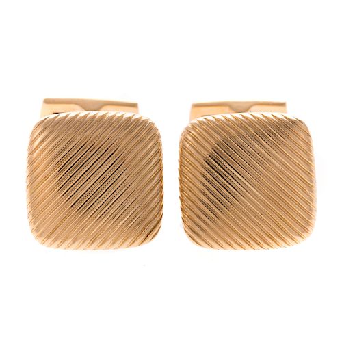 A Pair of Gent's Square 18K Cufflinks