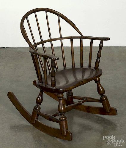 English oak child's Windsor rocking chair, 19th c., overall - 26'' h.