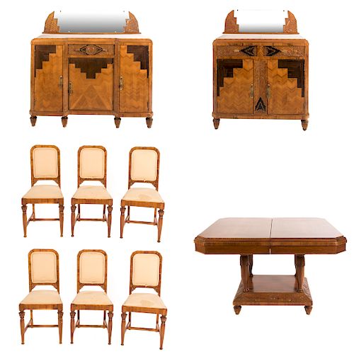 Comedor. S XX.  Estilo Art Decó. Elaborado en madera enchapada. Consta de: cómoda, 6 sillas, mesa, entre otros.