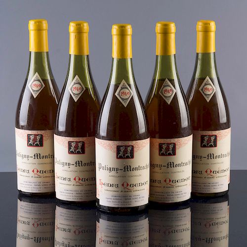 12 botellas de vino. Pouligny-Montrachet. Cosecha 1949. Côte d' Or. Henri Quenot. Niveles: en los hombros.