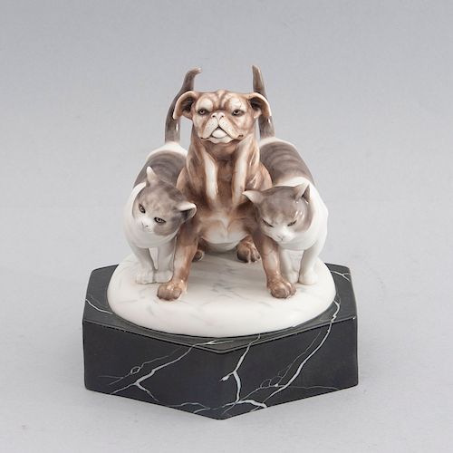 Perros y Gatos. Alemania, años 30. Elaborados en porcelana Altenburg Saxony, acabado gres.