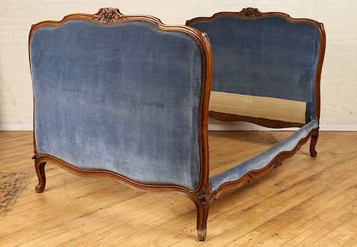 FRENCH LOUIS XV STYLE FULL SIZE DAYBED