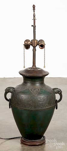 Chinese bronze table lamp