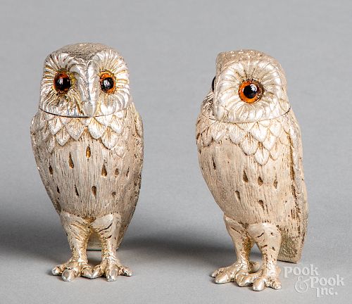 Pair of English silver owl shakers, etc.