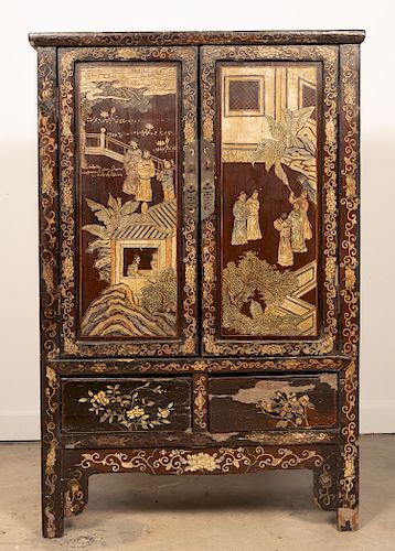 Chinese Chinoiserie Decorated Cabinet