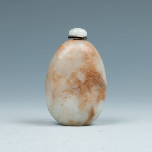 WHITE JADE SNUFF BOTTLE WITH RUSSET INCLUSIONS