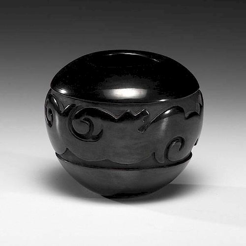 Linda Tafoya Sanchez (Santa Clara, b. 1962) Carved Blackware Pottery Jar 