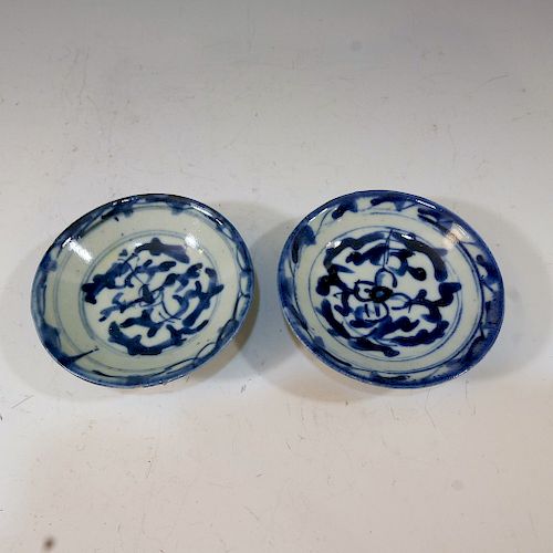 PAIR CHINESE ANTIQUE BLUE AND WHITE SAUCER - MING DYNASTY