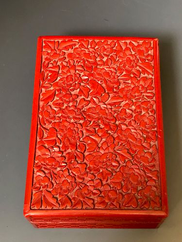A CHINESE ANTIQUE RED LACQUER BOX, 19C.