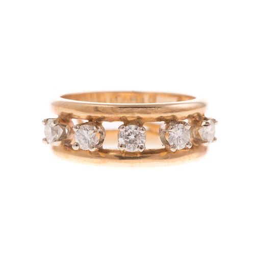 A Ladies 5 Stone Diamond Ring in 14K