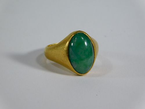 Chinese Solid Gold Engraved Apple Jadeite Ring