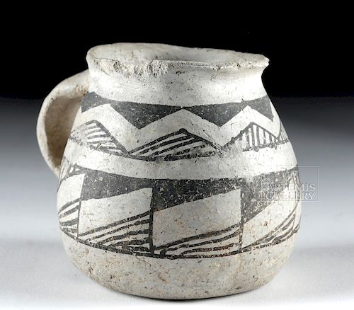 Rare Anasazi Black-on-White Pottery Mug w/ Human Figure