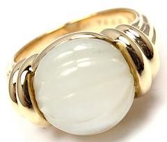 Boucheron 18k Yellow Gold Mother Of Pearl Ring