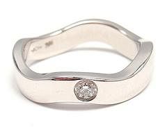 HEARTS ON FIRE 18k WHITE GOLD DIAMOND CURVED RING