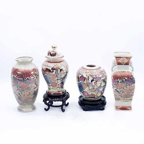 Lote de jarrones y tibor. Japón, siglo XX. Elaborados en cerámica Tsatsuma Ware y Andrea con detalles en esmalte dorado. Pzs: 4