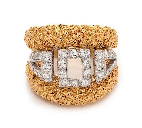 An 18 Karat Bicolor Gold and Diamond Ring, 11.40 dwts.