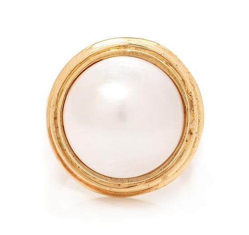 A Yellow Gold and Cultured Mabe Pearl Ring, 7.70 dwts.