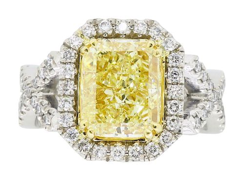 4.53 Carat Platinum Savransky GIA Fancy Light Yellow Diamond Ring