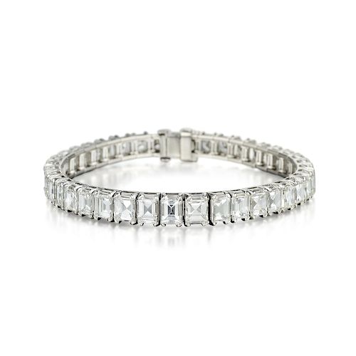 A Platinum Diamond Tennis Bracelet
