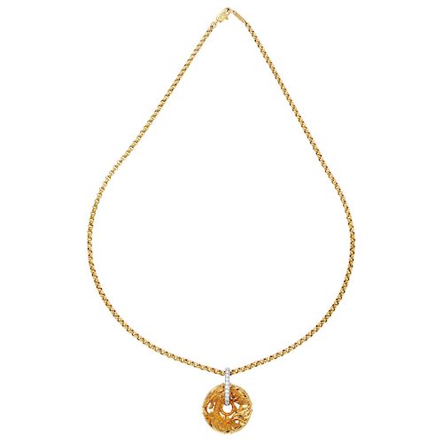 CARRERA Y CARRERA diamond 18K yellow gold necklace and pendant.