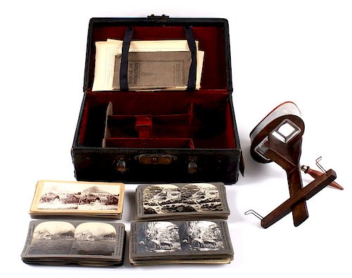 Monarch Stereoview With Cards and Carry Case