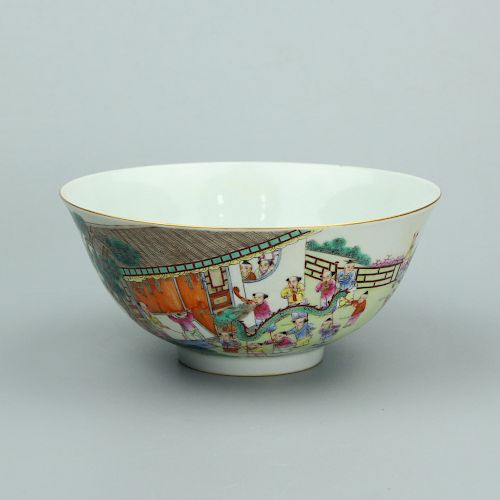Chinese famille rose porcelain bowl, Qianlong mark. 