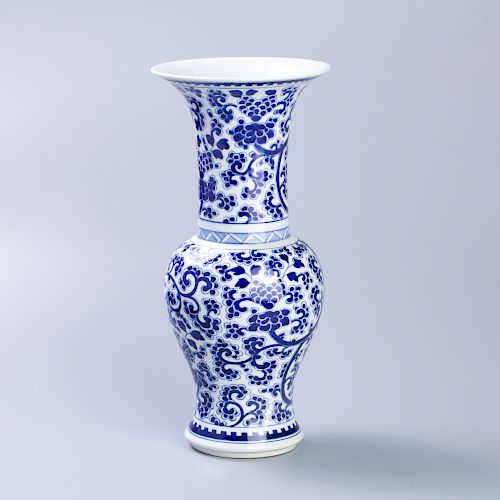 Chinese blue and white porcelain vase. 