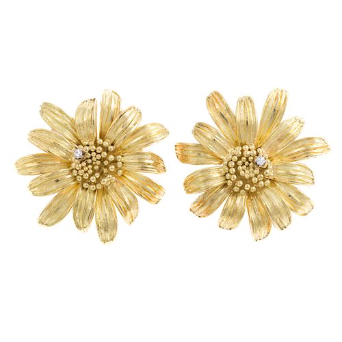 A Ladies Pair of Flower Earrings in 14K Gold