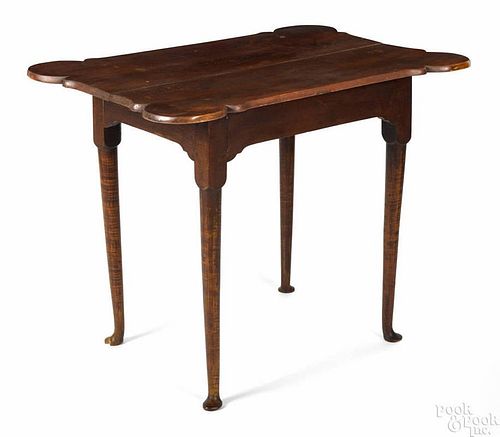 Rhode Island Queen Anne tiger maple tavern table, ca. 1760, with a porringer top and turned legs