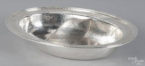 Maryland sterling silver Schofield bowl, the hammered body with a foliate chased rim, 9 1/4'' w.