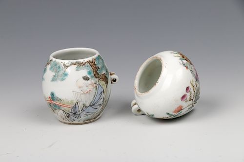 SET OF TWO CHINESE-FAMILLE ROSE BIRD FEEDERS, QING