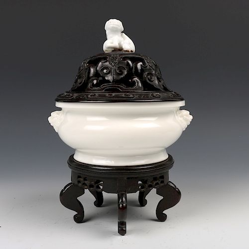 BLANC-DE-CHINE BURNER WITH STAND & COVER, 16/17TH C.