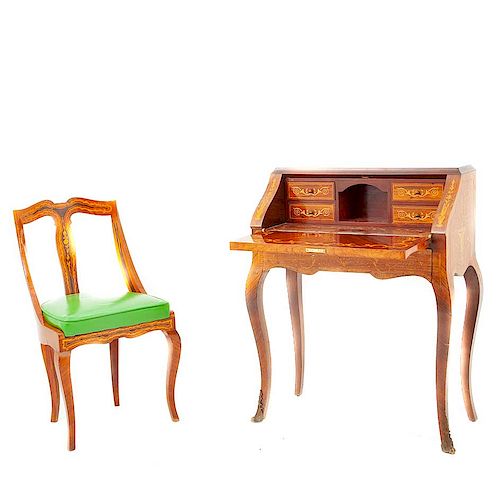 Escritorio-secreter con silla. Italia, principios del siglo XX. Elaborado en madera enchapada. Con marquetería. Piezas: 2