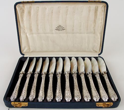 SET 12 CONTINENTAL CAVIAR KNIVES IN CASE