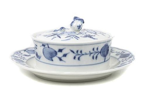 A Meissen Style Blue and White Covered Butter Dish, Diameter 7 1/4 inches