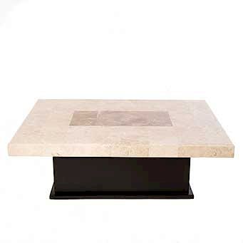 Mesa. Siglo XX. En talla de madera. Cubierta rectangular de mármol y soporte liso.