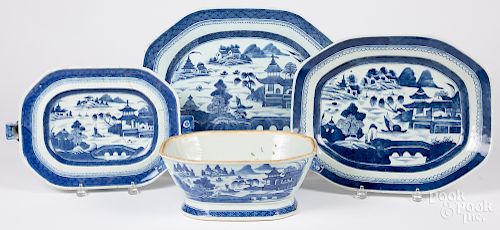 Four pieces of Chinese export Canton porcelain