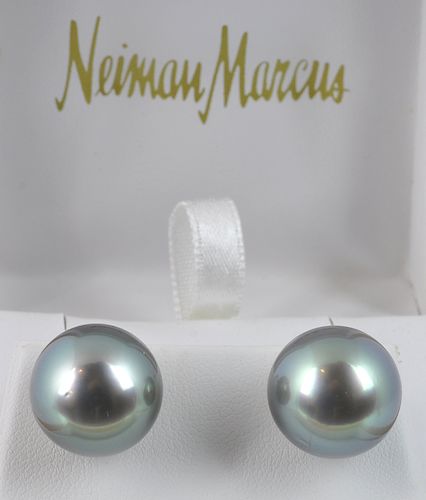 Pr. 18Kt. Gold Grey Tahitian Grey Pearl Earrings