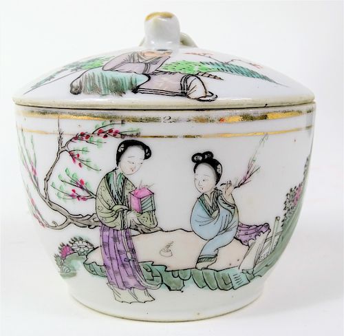 Chinese Republic Famille Porcelain Cricket Box