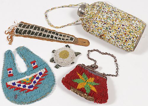 A GROUP OF PLAINS BEADED ITEMS, C. 1890-1915