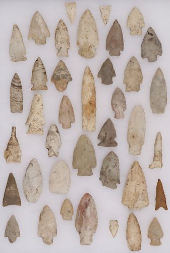 A GROUP OF 75+ STONE POINTS