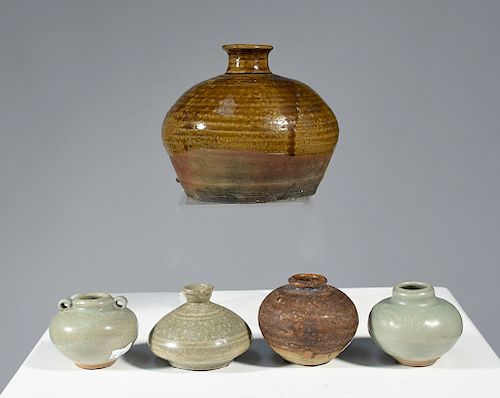 Five Asian ceramic items